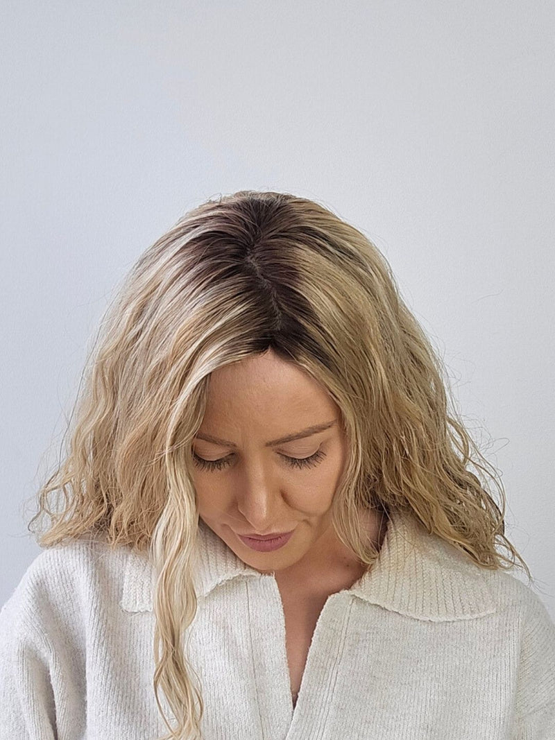 18" Curly Dimensional Blonde Silk Topper
