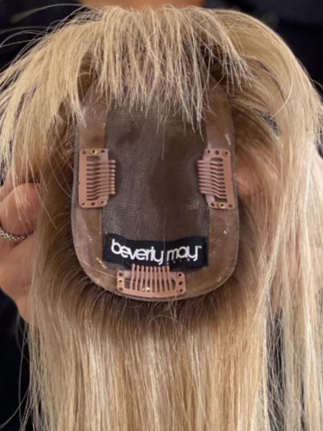 18" Platinum Blonde Mono Topper with Fringe