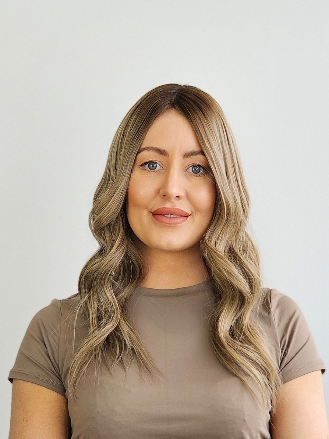 18" Buttery Blonde Layered Silk Topper