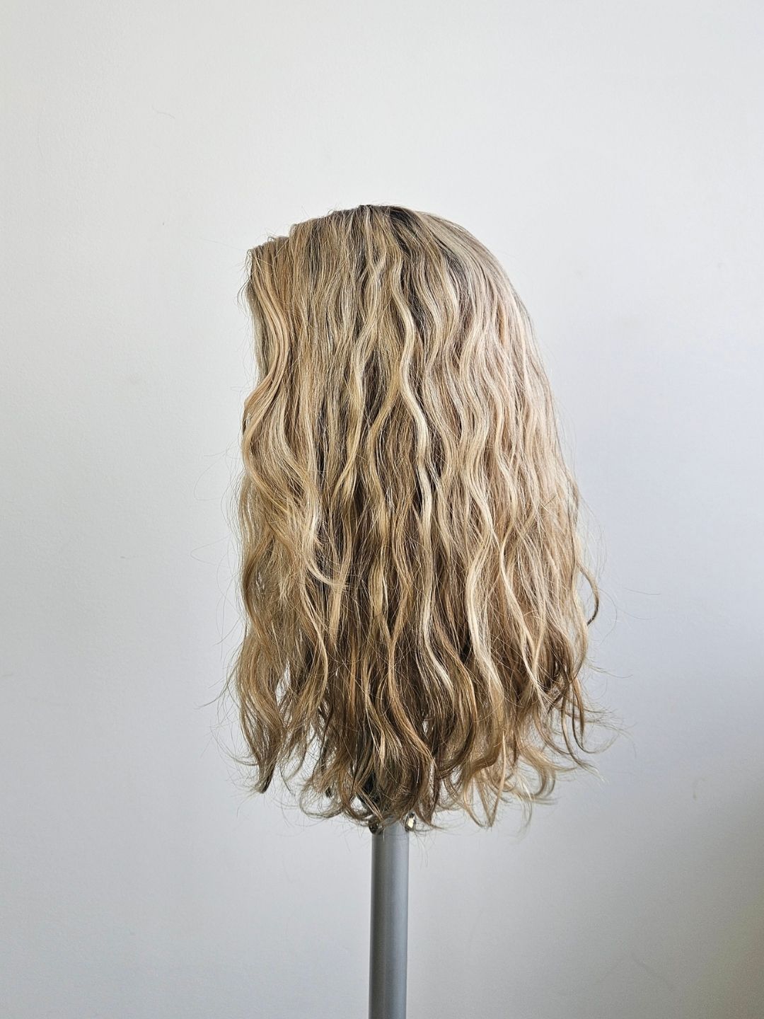 18" Curly Dimensional Blonde Silk Topper